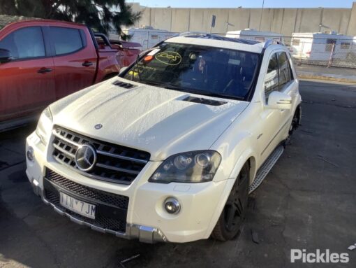 Wrecking 2011 MERCEDES ML63 WHITE (MB1281)