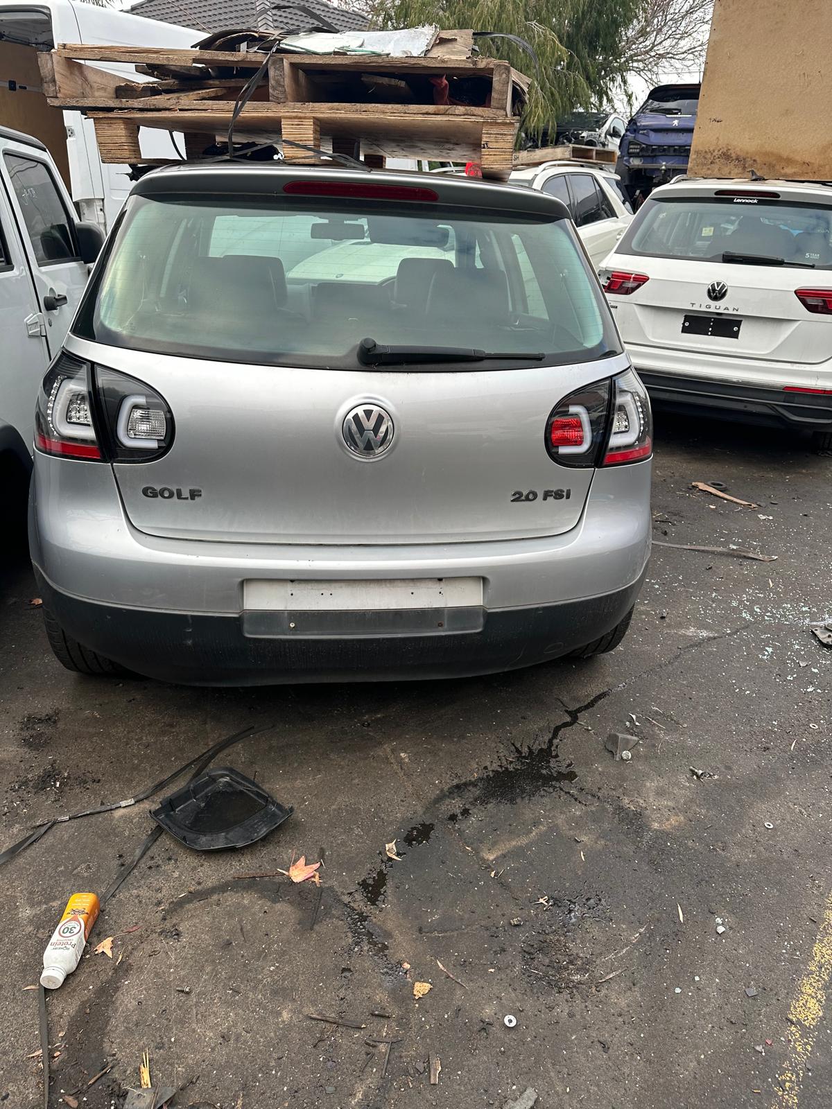 Wrecking 2005 Volkswagen Golf For Used Parts VW1591 - Image 2