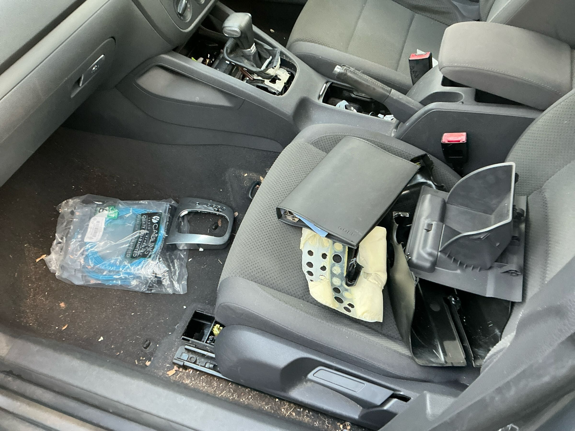 Wrecking 2005 Volkswagen Golf For Used Parts VW1619 - Image 2