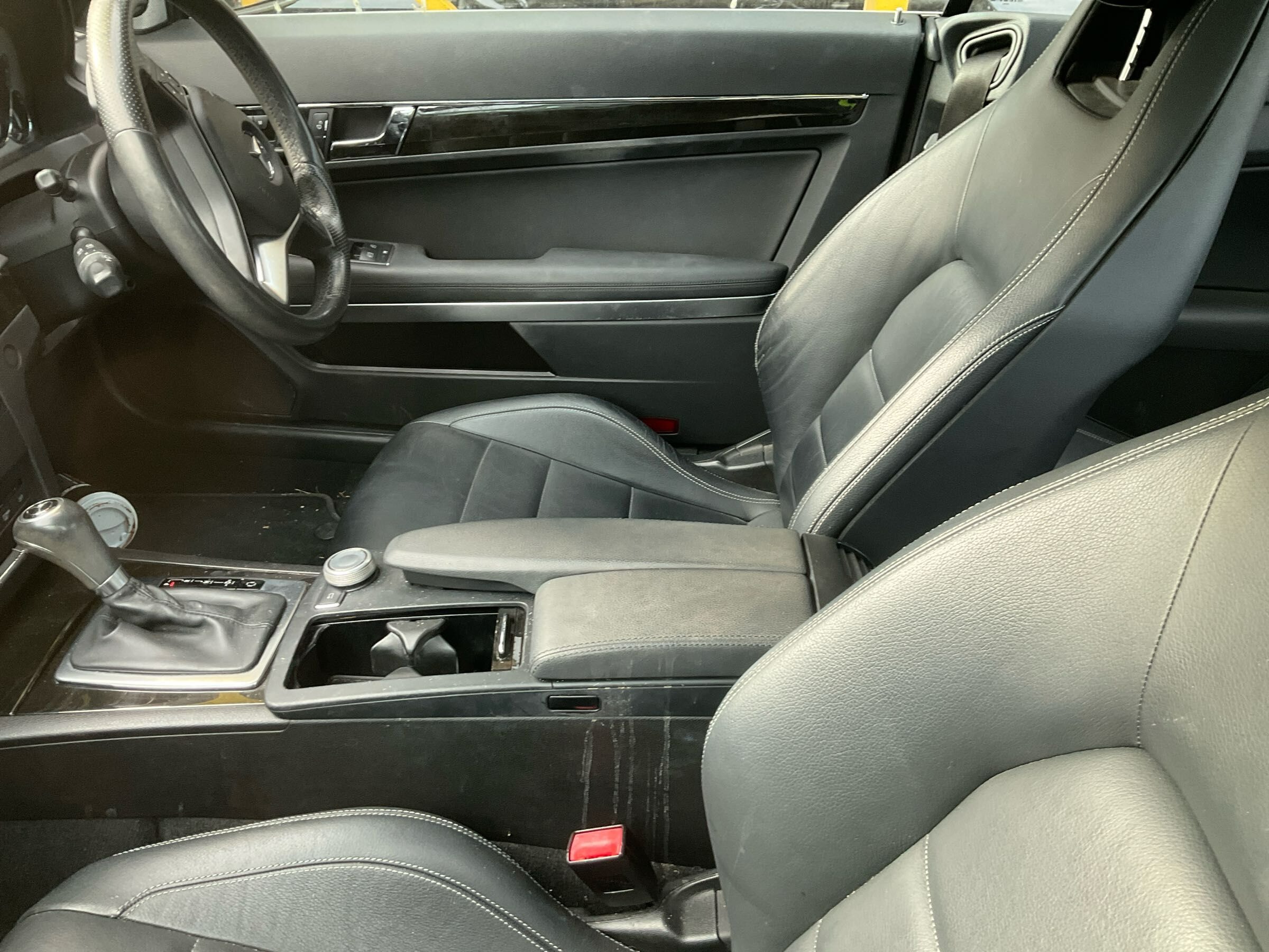 Wrecking 2012 Mercedes E Class For Used Parts MB1644 - Image 2