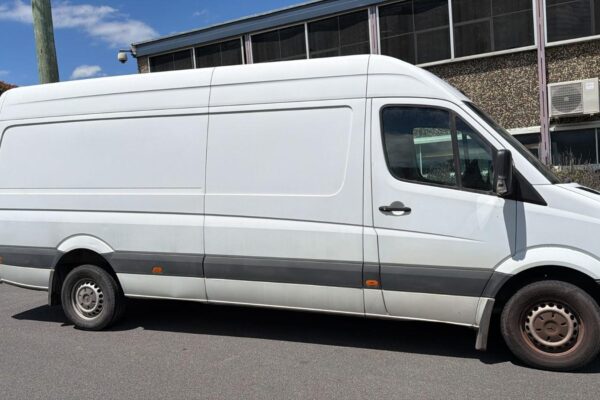 Wrecking 2012 Mercedes Sprinter For Used Parts MB1713