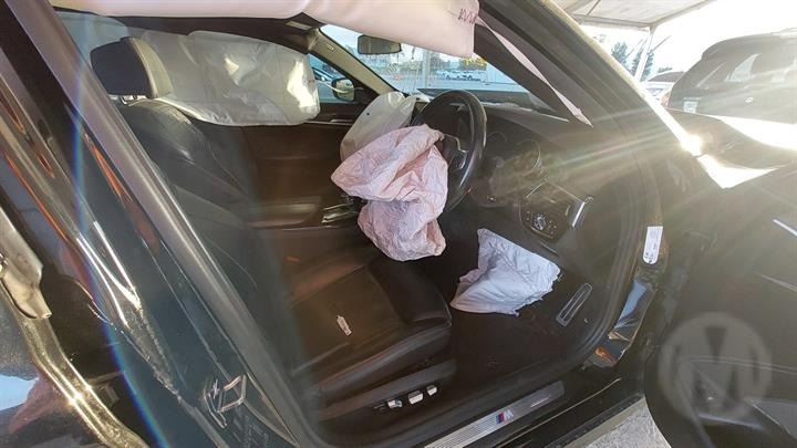 Wrecking 2018 BMW 5 Series For Used Parts BM1719 - Image 2