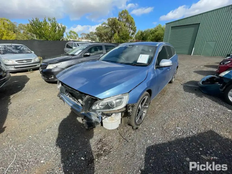 Wrecking 2014 Volvo V60 For Used Parts VO1740 - Image 2