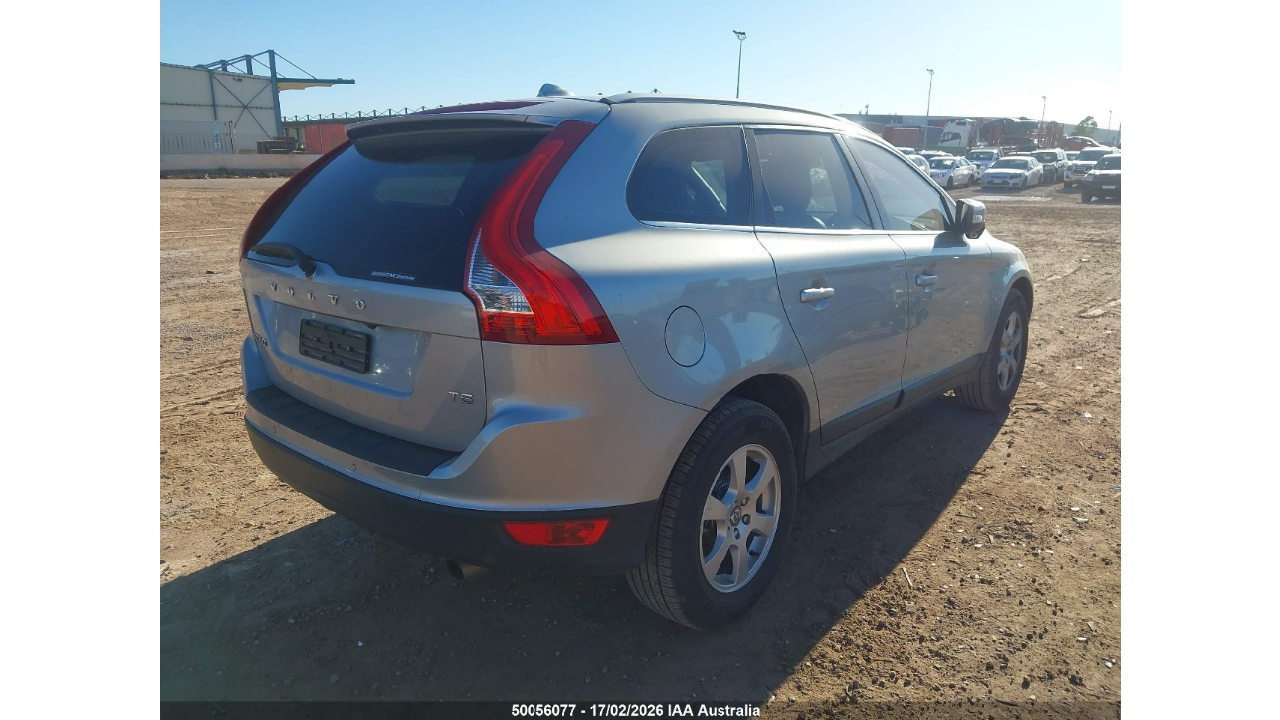 Wrecking 2013 Volvo XC60 2.0 for used parts VO1743 - Image 5