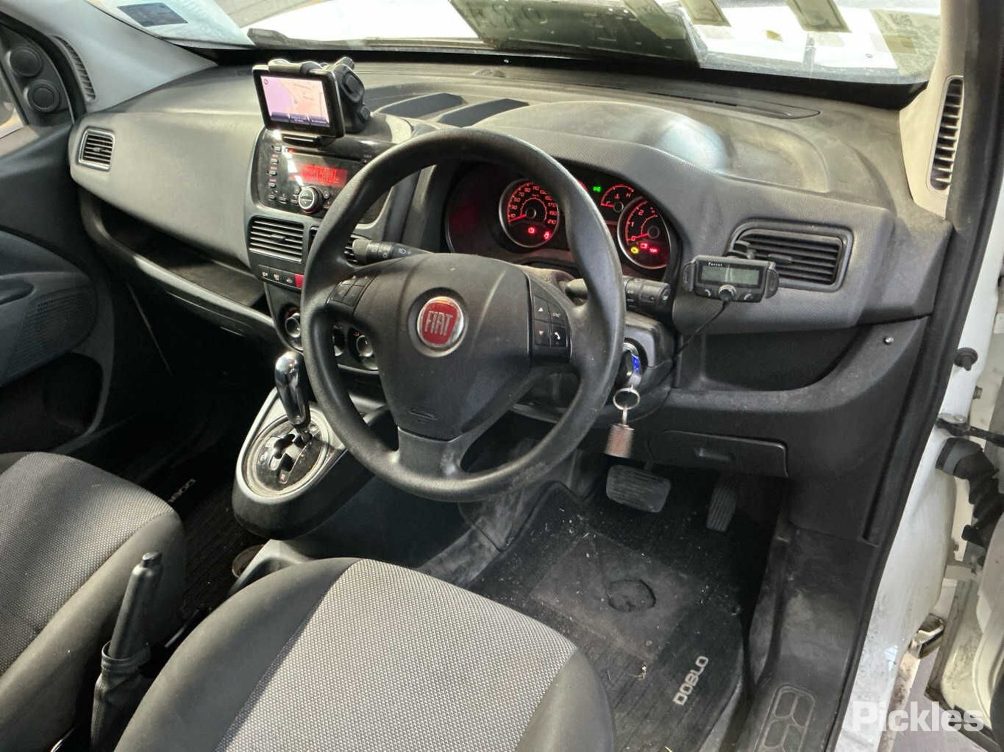 Wrecking 2017 Fiat Doblo for used parts FI1744 - Image 6