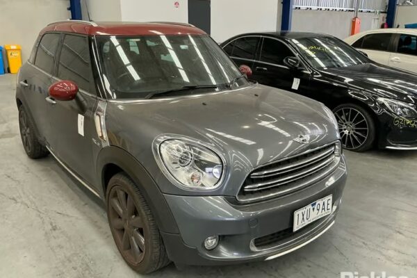 Wrecking 2016 Mini Countryman for used Parts MN1746